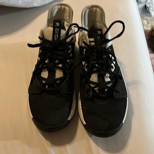 Paul George Basketball shoes size 6